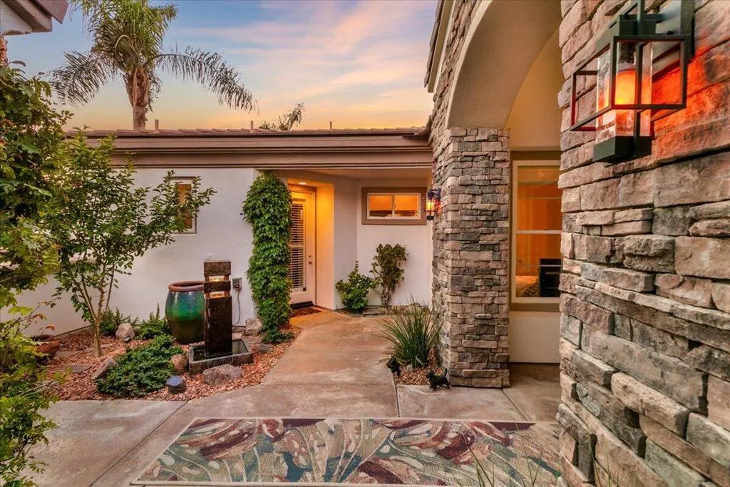 50 Toscana Way E, Rancho Mirage, California 92270 home-pic-11