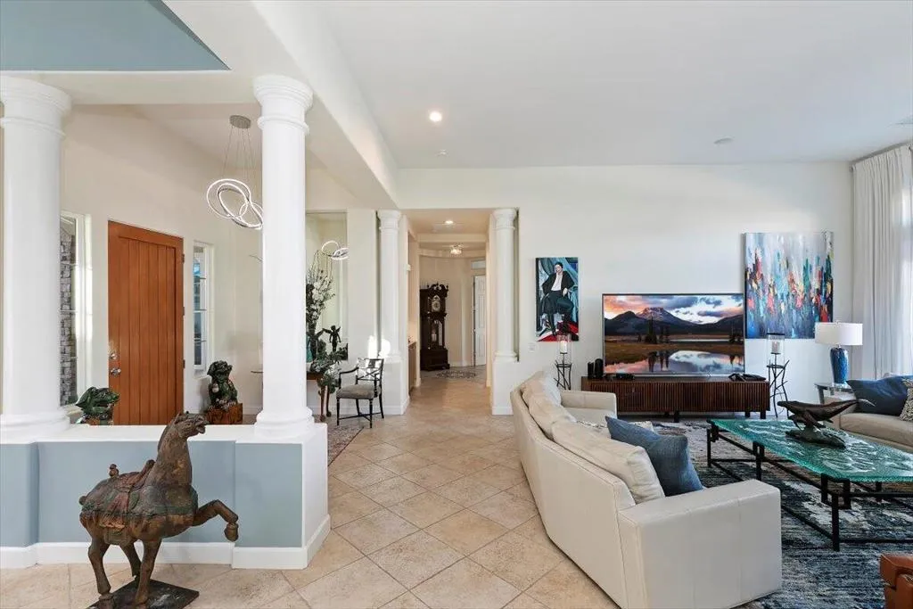 50 Toscana Way E, Rancho Mirage, California 92270 home-pic-26