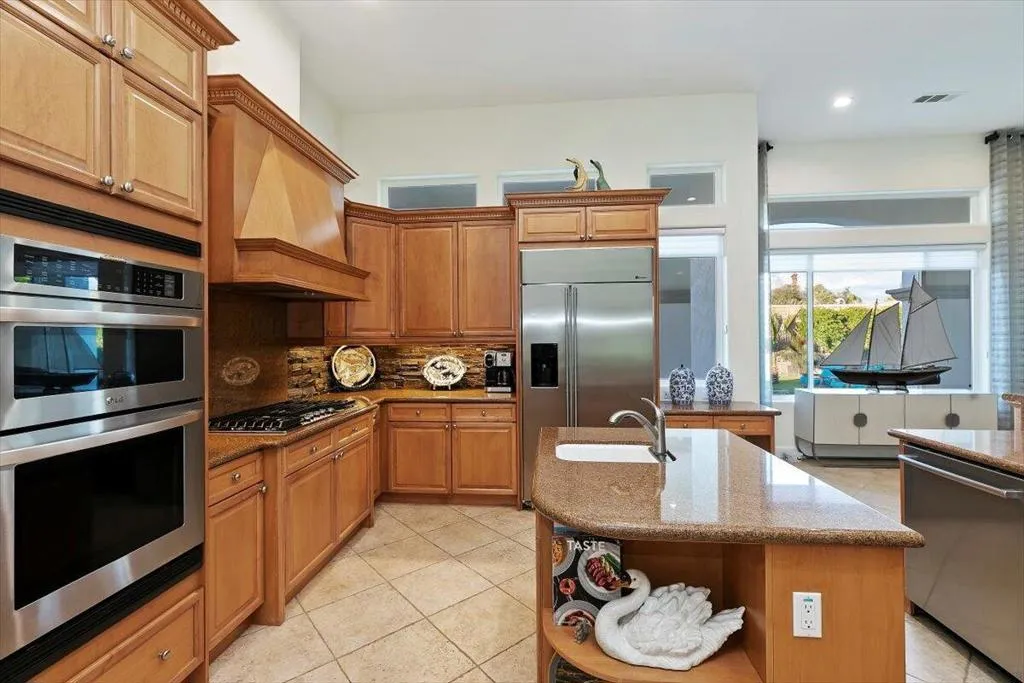50 Toscana Way E, Rancho Mirage, California 92270 home-pic-34
