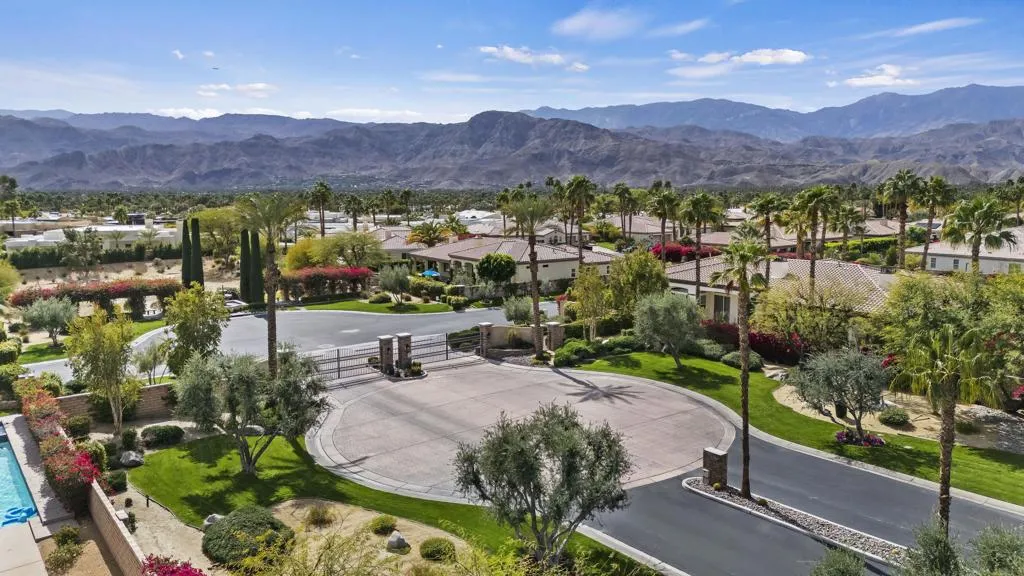 50 Toscana Way E, Rancho Mirage, California 92270 home-pic-84