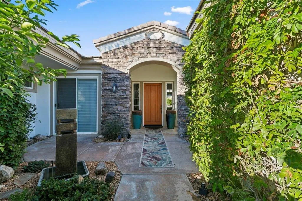50 Toscana Way E, Rancho Mirage, California 92270 home-pic-71