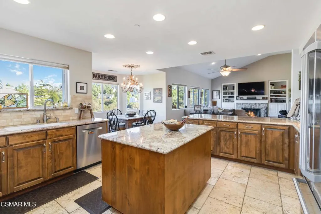 1308 Gonzales Road, Simi Valley, California 93063 home-pic-13