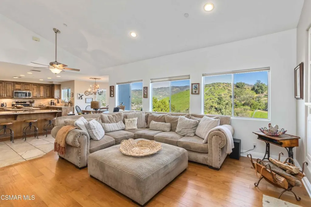1308 Gonzales Road, Simi Valley, California 93063 home-pic-21