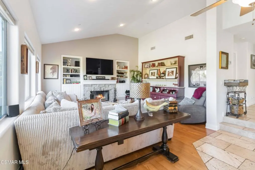 1308 Gonzales Road, Simi Valley, California 93063 home-pic-18