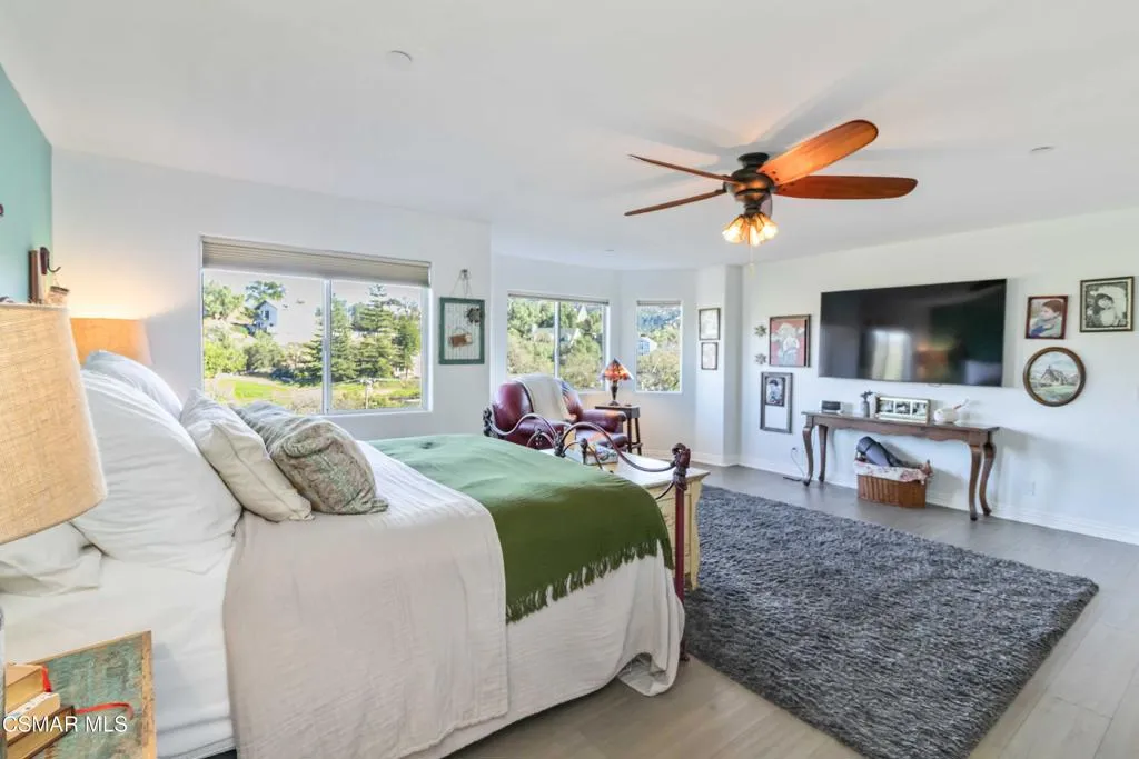 1308 Gonzales Road, Simi Valley, California 93063 home-pic-29