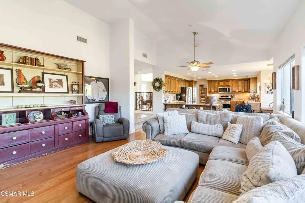 1308 Gonzales Road, Simi Valley, California 93063 home-pic-20