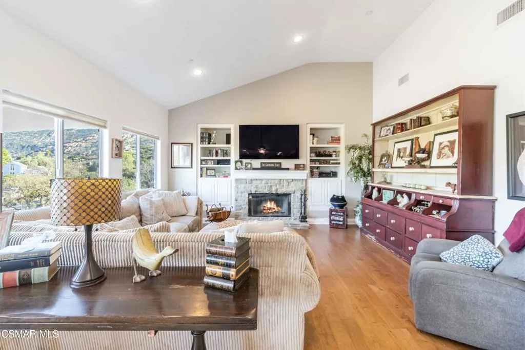 1308 Gonzales Road, Simi Valley, California 93063 home-pic-22