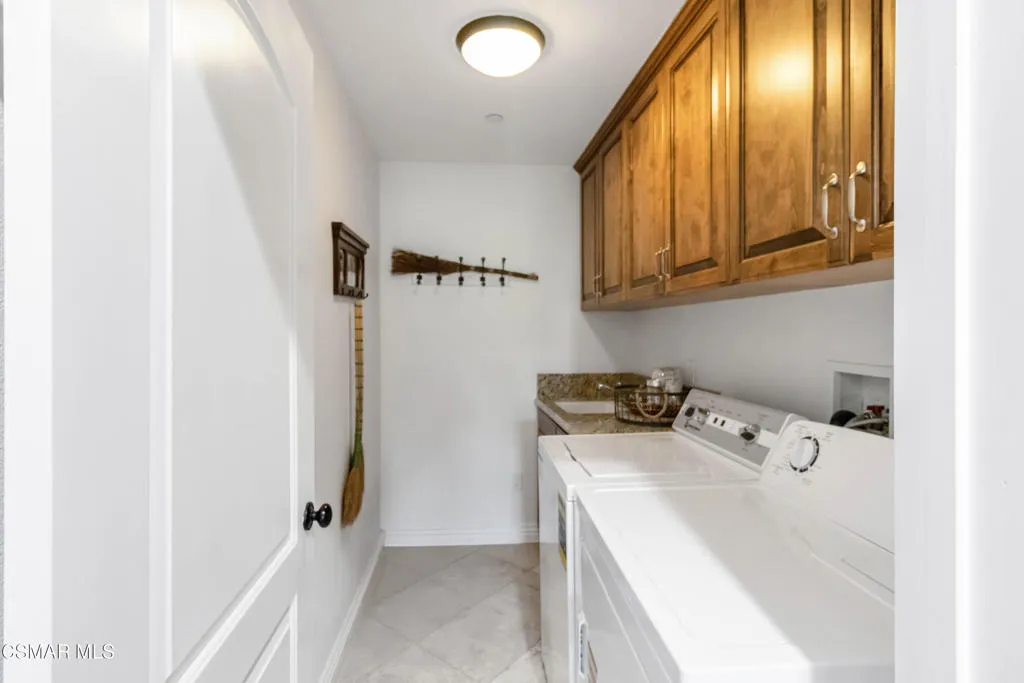 1308 Gonzales Road, Simi Valley, California 93063 home-pic-27