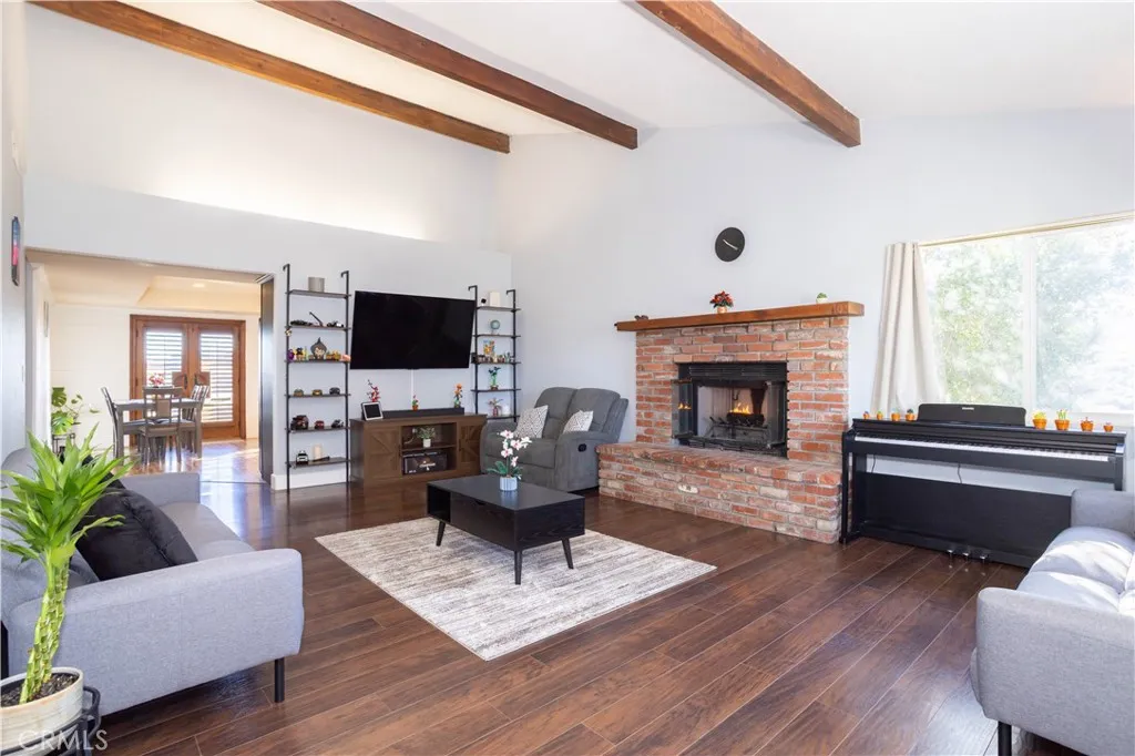 42614 Cabin Dr, Lake Hughes, California 93532 home-pic-2