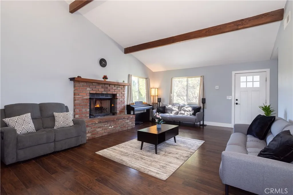 42614 Cabin Dr, Lake Hughes, California 93532 home-pic-3