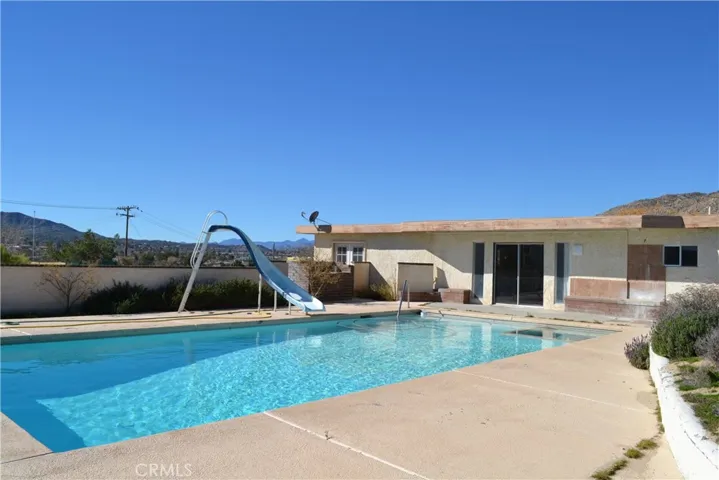 Pool house
