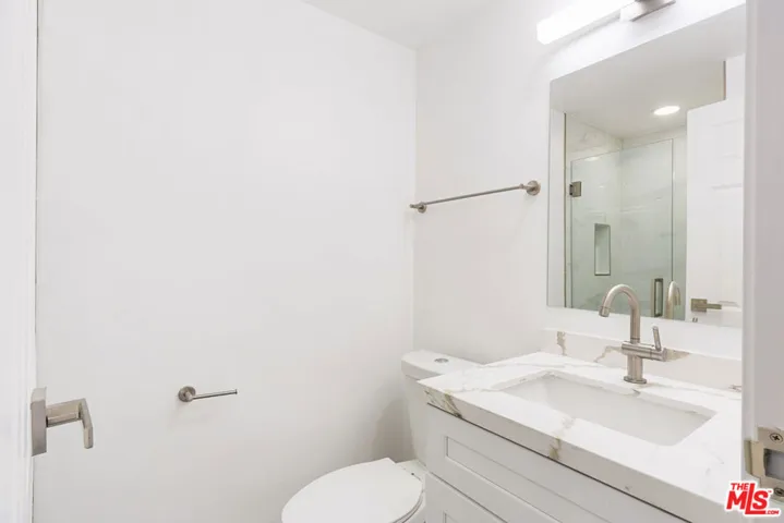 Full Bath 1