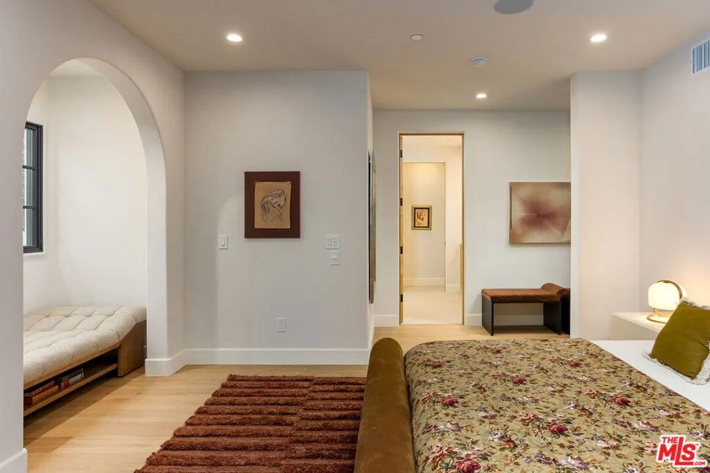 2445 Glyndon Avenue, Venice, California 90291 home-pic-42