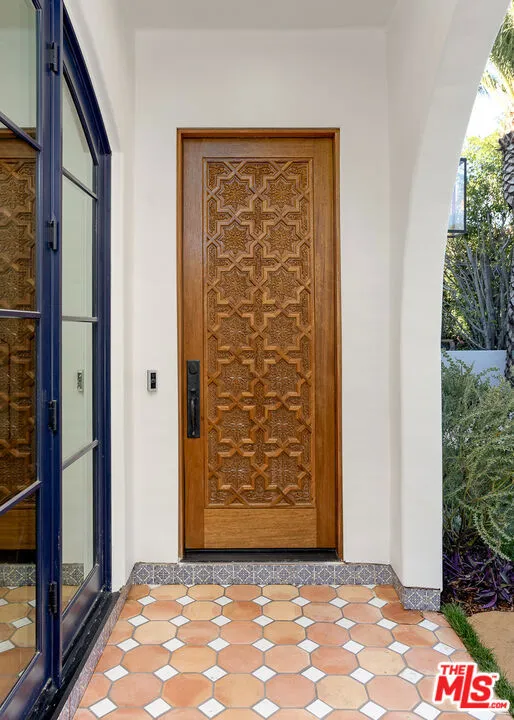 2445 Glyndon Avenue, Venice, California 90291 home-pic-3