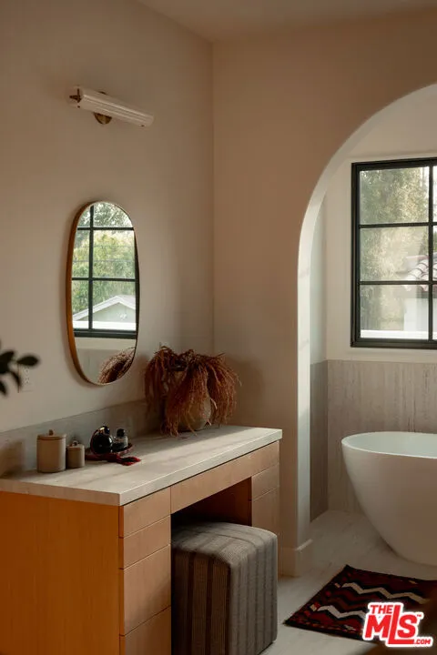 2445 Glyndon Avenue, Venice, California 90291 home-pic-46