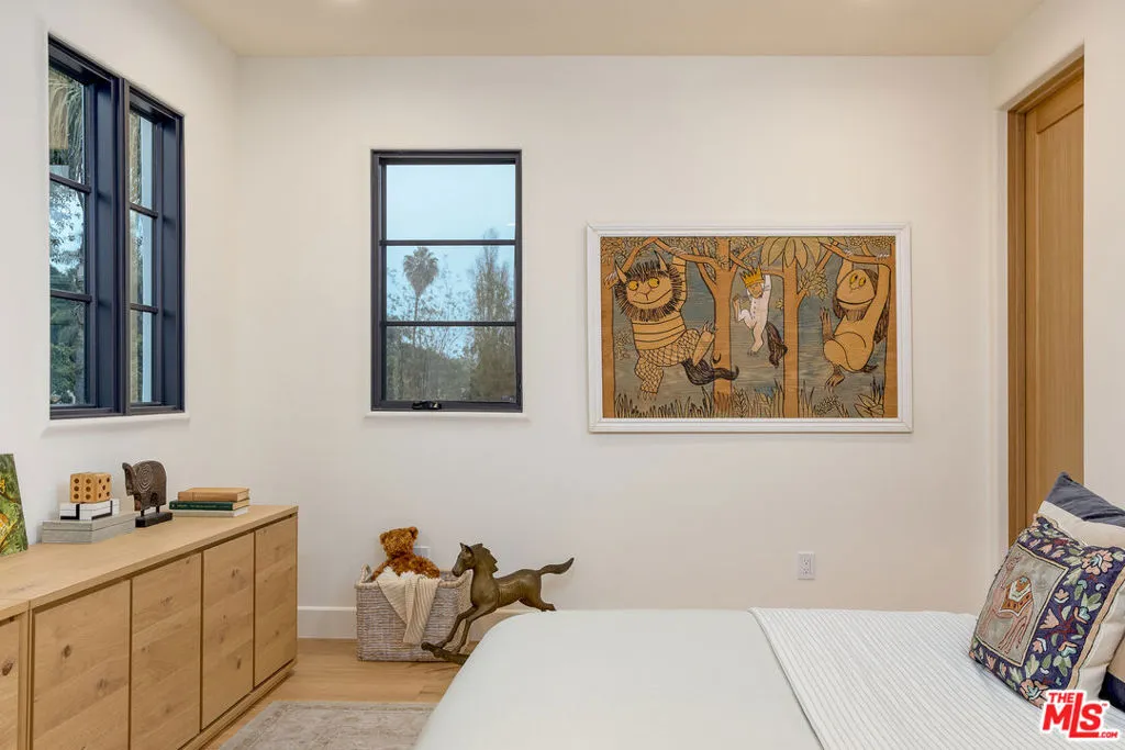 2445 Glyndon Avenue, Venice, California 90291 home-pic-55