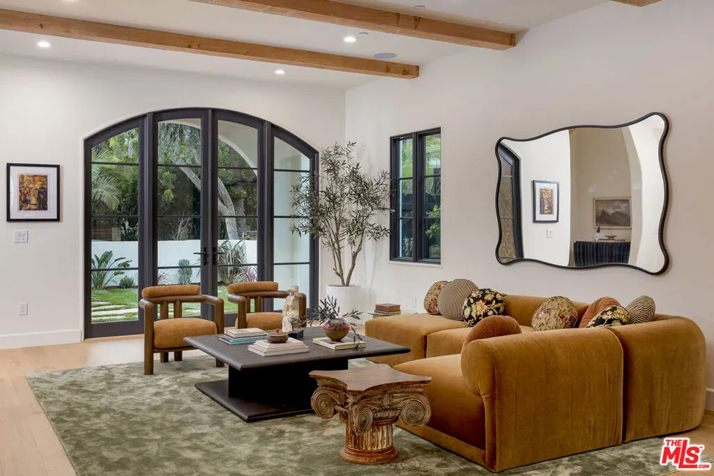 2445 Glyndon Avenue, Venice, California 90291 home-pic-6