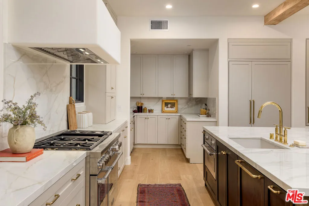 2445 Glyndon Avenue, Venice, California 90291 home-pic-14