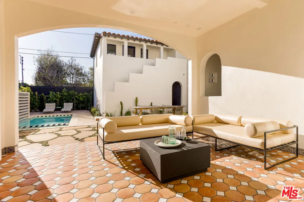 2445 Glyndon Avenue, Venice, California 90291 home-pic-64