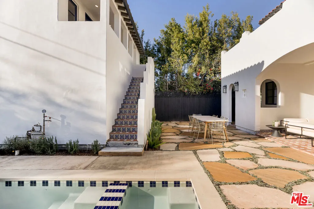 2445 Glyndon Avenue, Venice, California 90291 home-pic-25