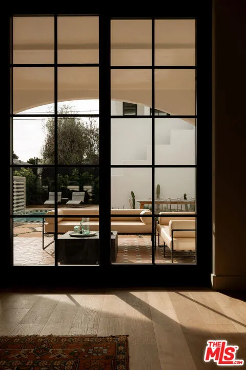2445 Glyndon Avenue, Venice, California 90291 home-pic-17