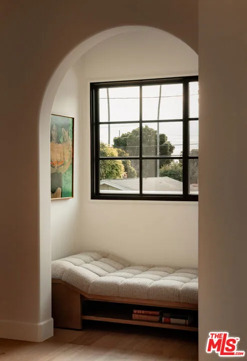 2445 Glyndon Avenue, Venice, California 90291 home-pic-40
