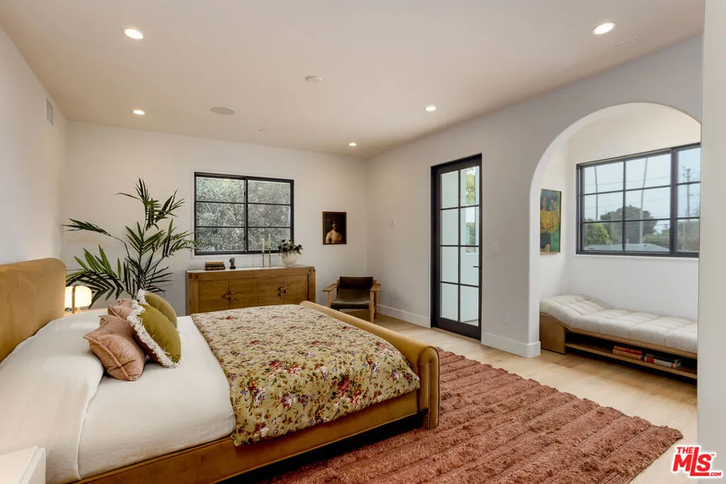 2445 Glyndon Avenue, Venice, California 90291 home-pic-39