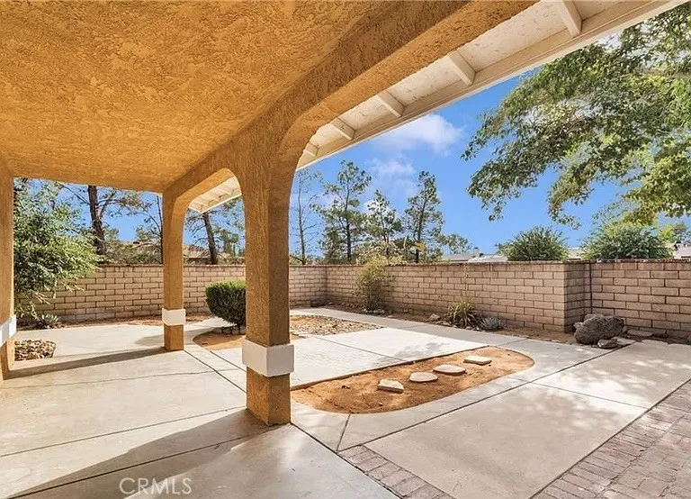 14769 Nanticoke Road, Apple Valley, California 92307 home-pic-2