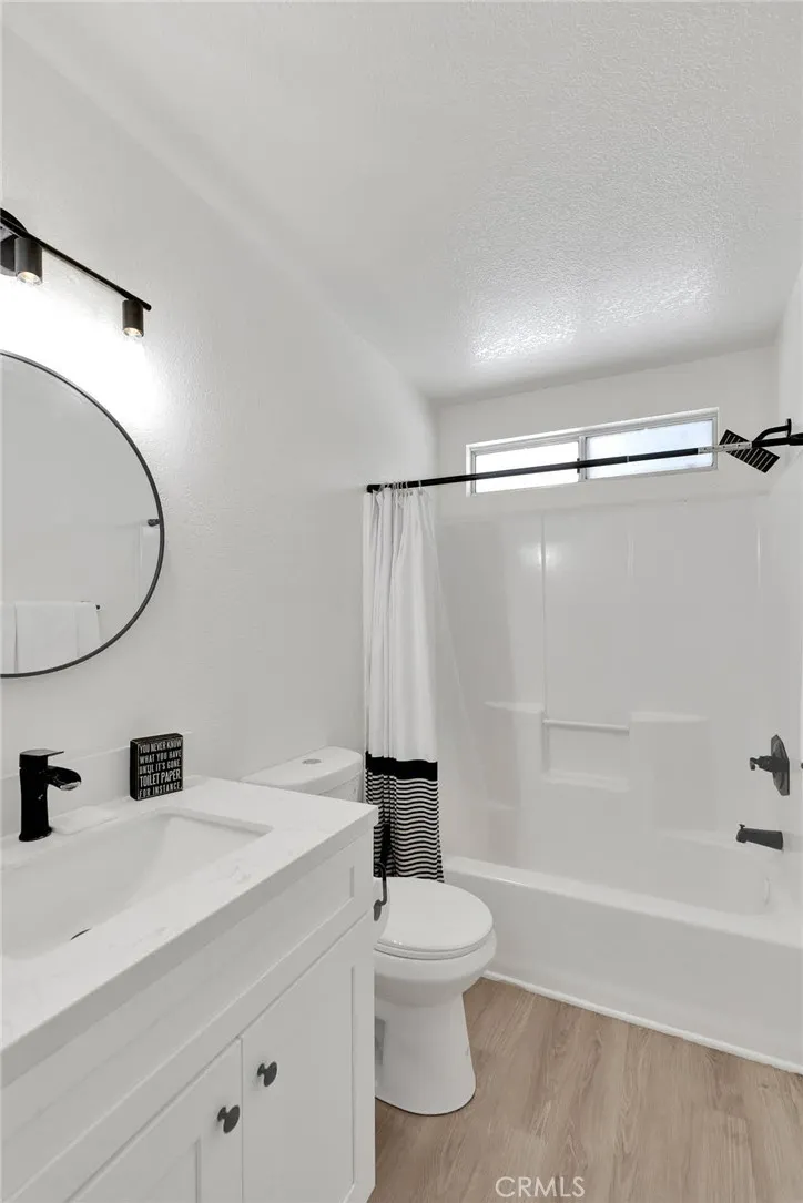 14769 Nanticoke Road, Apple Valley, California 92307 home-pic-14