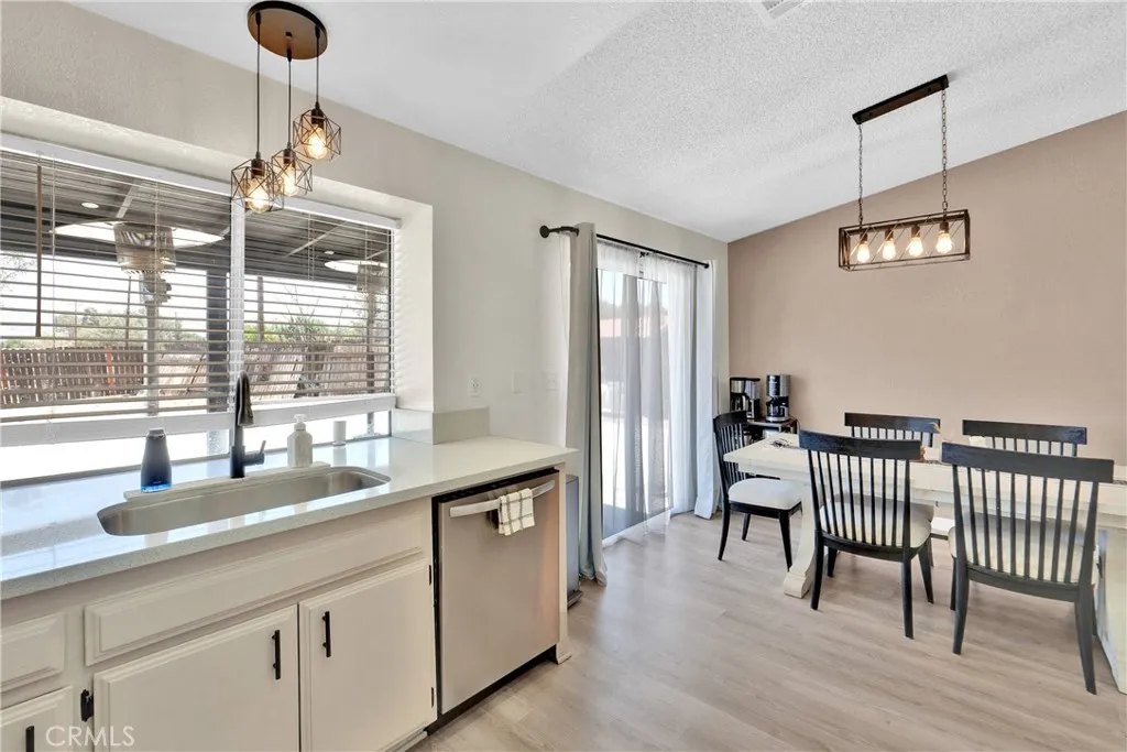 14769 Nanticoke Road, Apple Valley, California 92307 home-pic-10