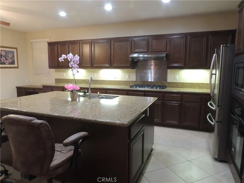13711 Amberview, Eastvale, California 92880 home-pic-36