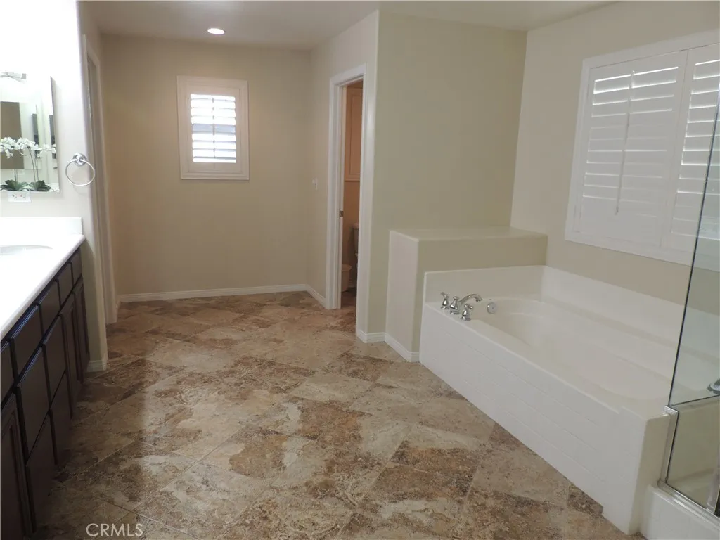 13711 Amberview, Eastvale, California 92880 home-pic-21