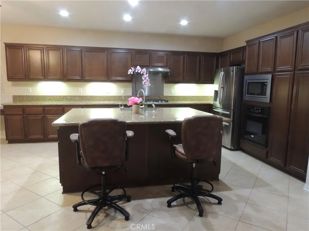 13711 Amberview, Eastvale, California 92880 home-pic-34