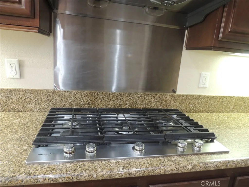 13711 Amberview, Eastvale, California 92880 home-pic-8