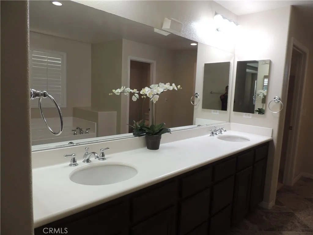 13711 Amberview, Eastvale, California 92880 home-pic-22