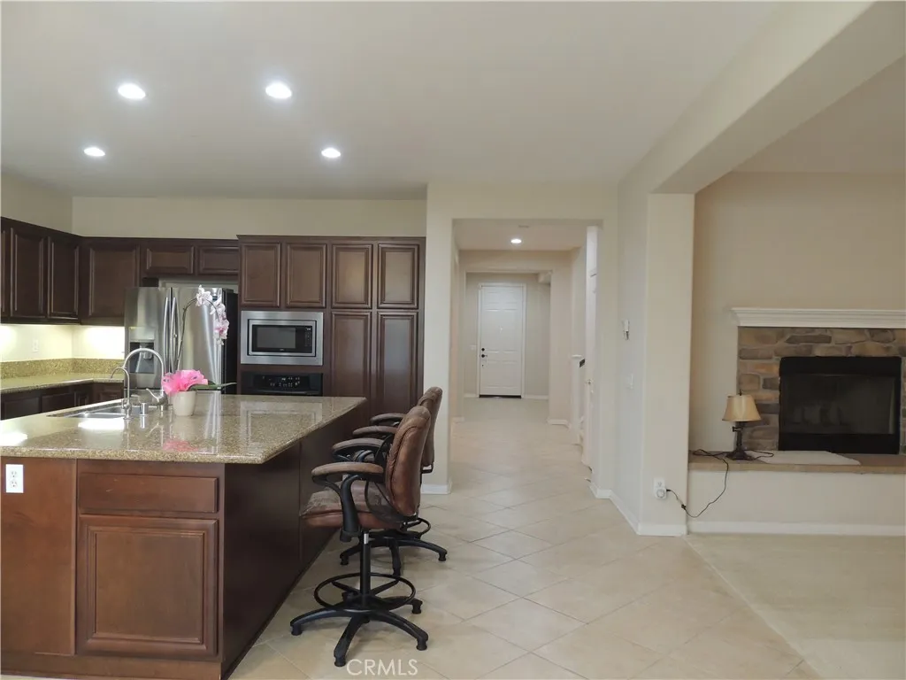 13711 Amberview, Eastvale, California 92880 home-pic-12