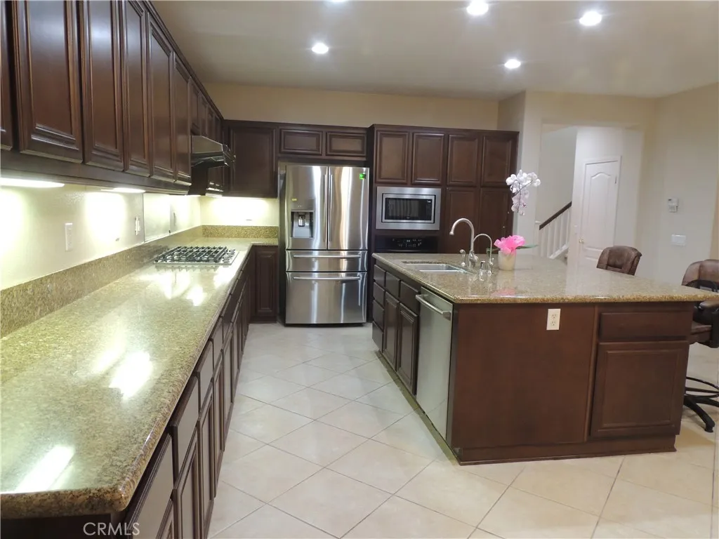 13711 Amberview, Eastvale, California 92880 home-pic-39