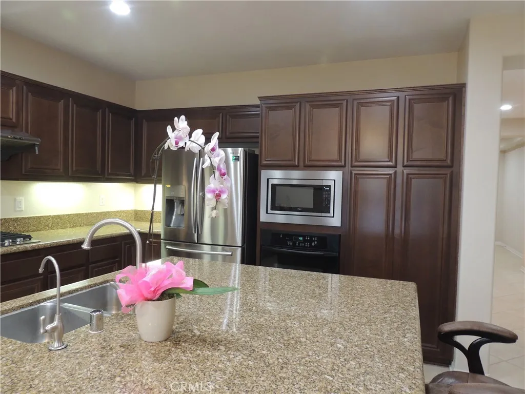 13711 Amberview, Eastvale, California 92880 home-pic-38