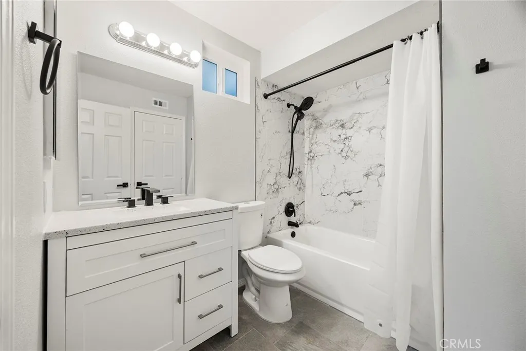 2616 Avenida Del Vista 104, Corona, California 92882 home-pic-14