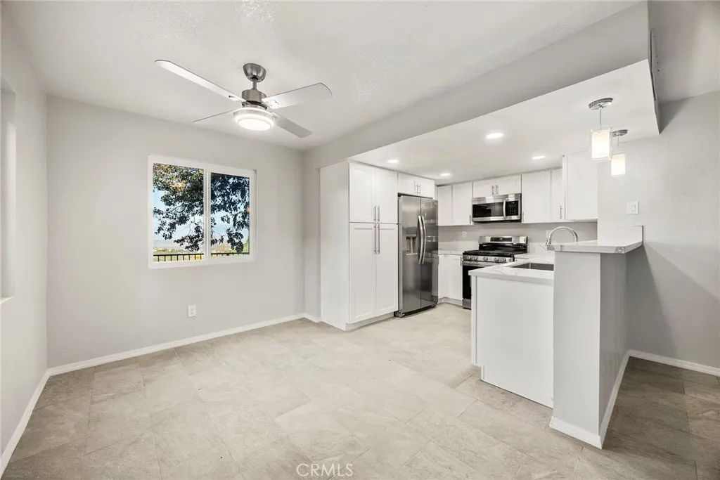 2616 Avenida Del Vista 104, Corona, California 92882 home-pic-5