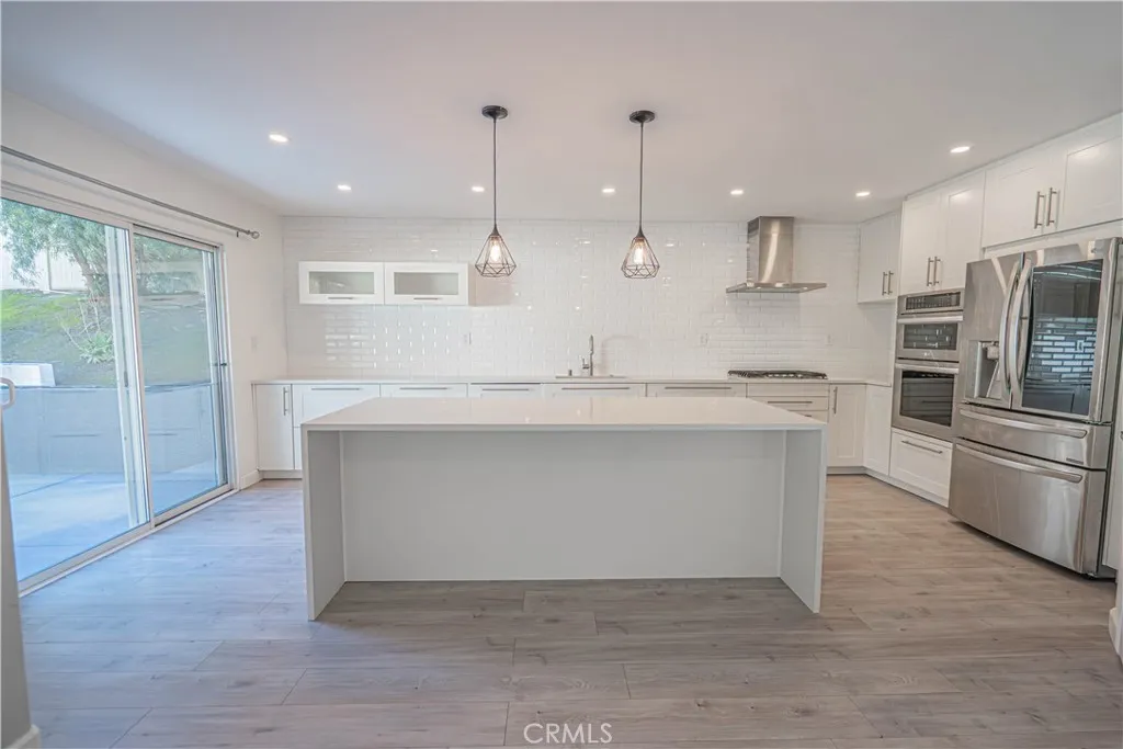 17913 Maplehurst Place, Canyon Country, California 91387 home-pic-9