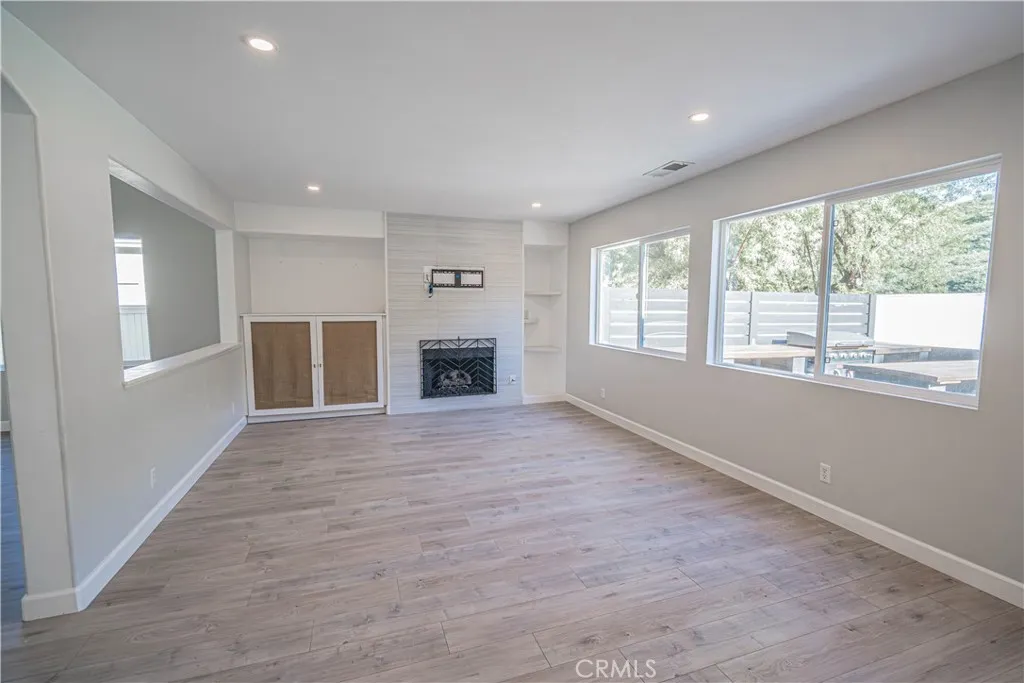 17913 Maplehurst Place, Canyon Country, California 91387 home-pic-8