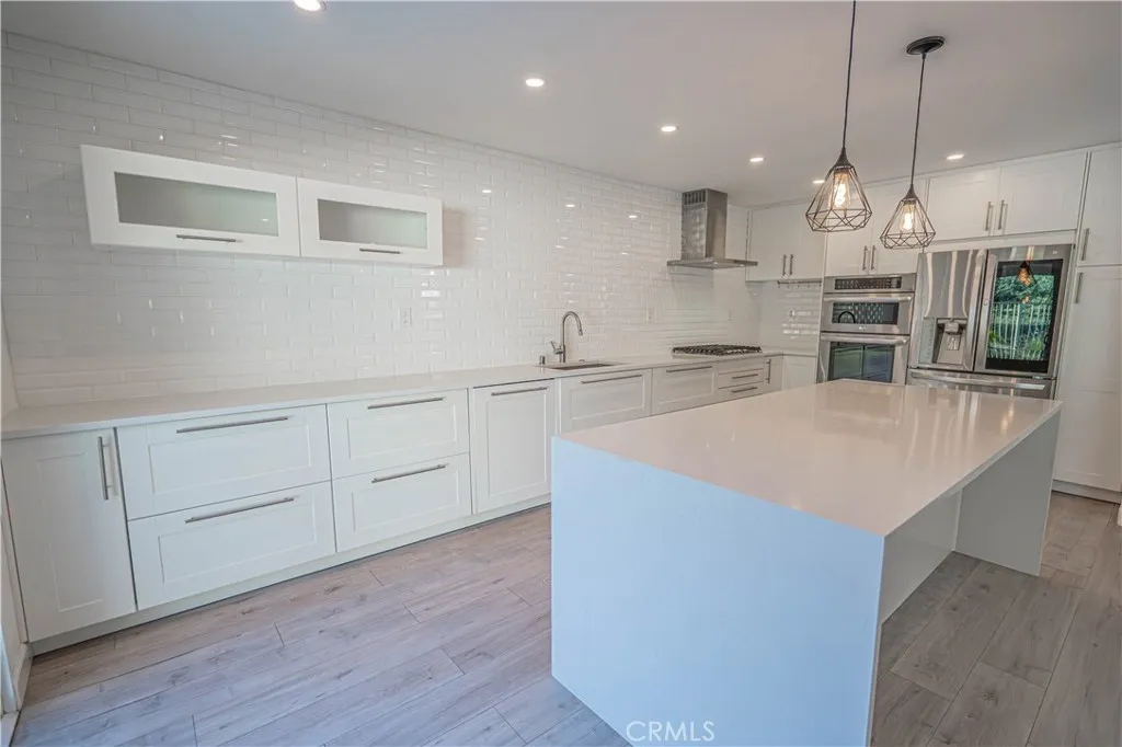 17913 Maplehurst Place, Canyon Country, California 91387 home-pic-11