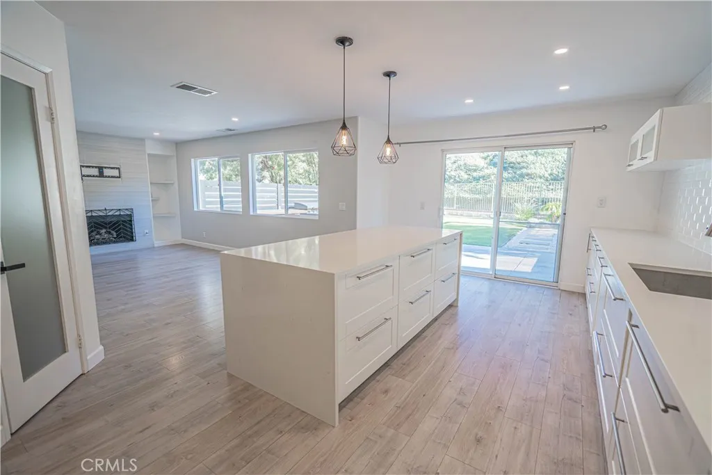 17913 Maplehurst Place, Canyon Country, California 91387 home-pic-12