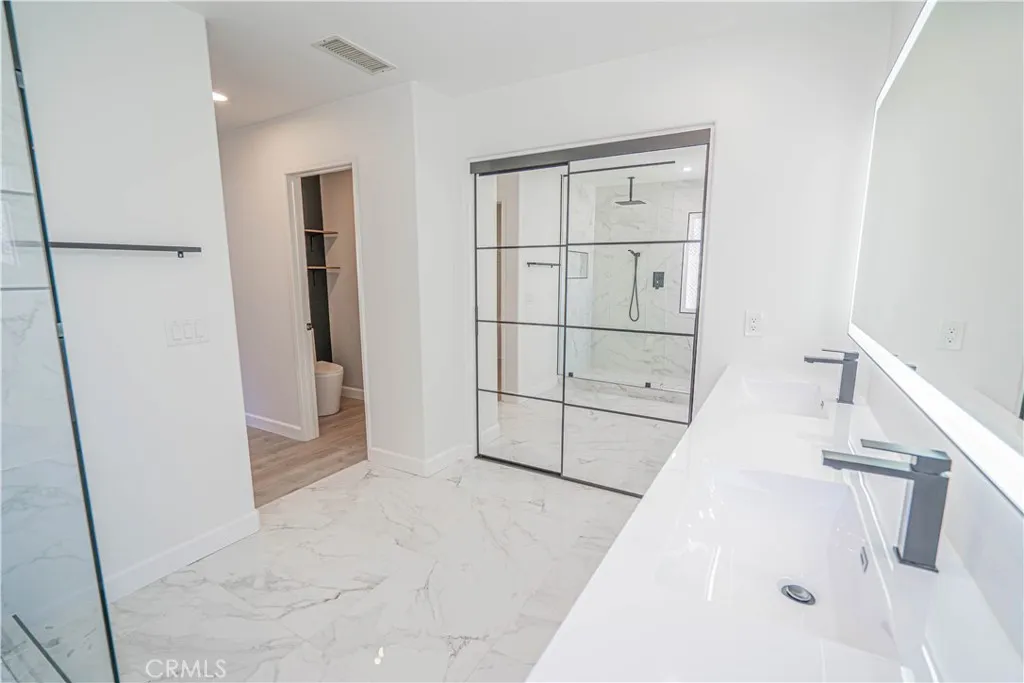 17913 Maplehurst Place, Canyon Country, California 91387 home-pic-32