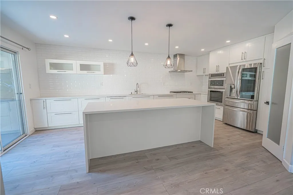17913 Maplehurst Place, Canyon Country, California 91387 home-pic-10