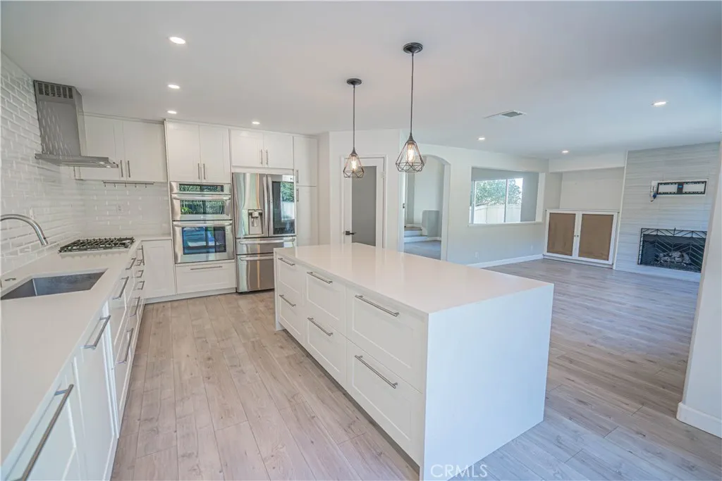 17913 Maplehurst Place, Canyon Country, California 91387 home-pic-13