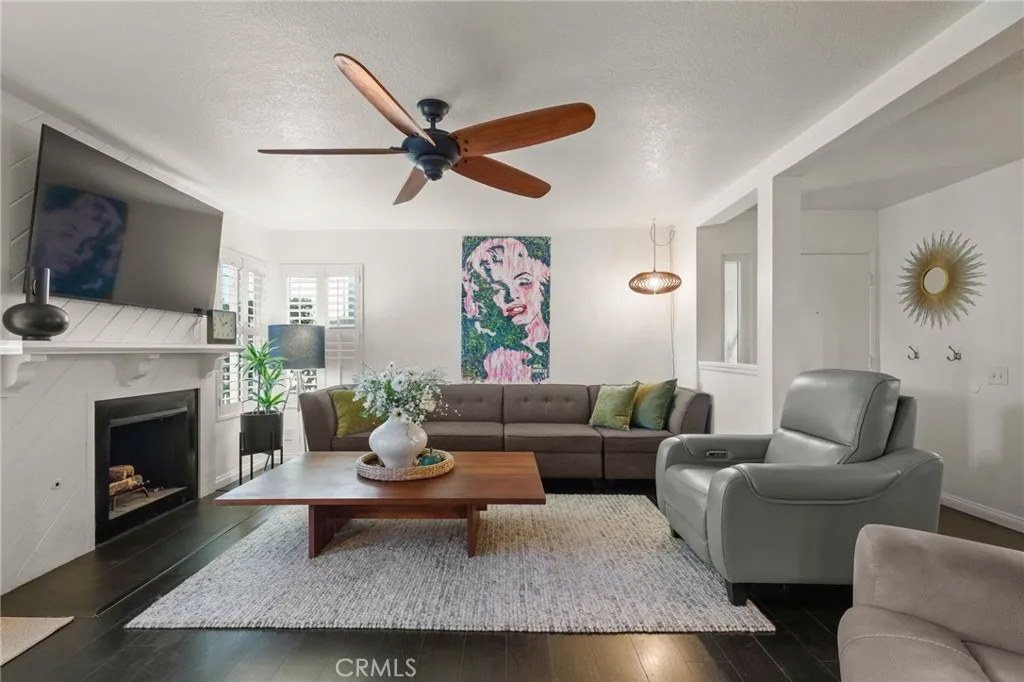 4852 Cabana Drive 102, Huntington Beach, California 92649 home-pic-7