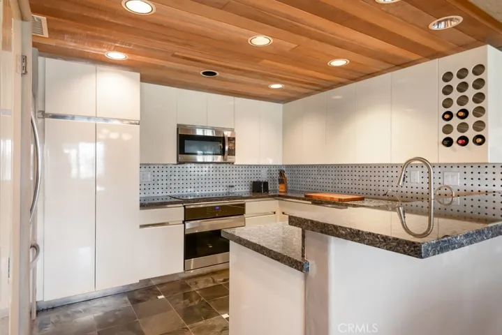 23428 Continental Way, Canyon Lake, California 92587