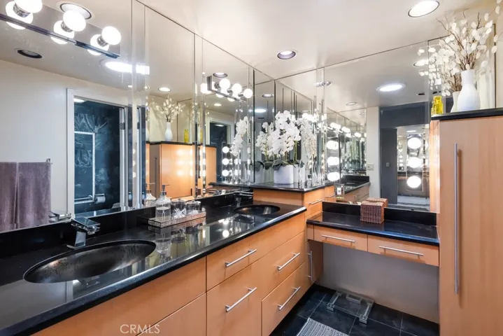23428 Continental Way, Canyon Lake, California 92587